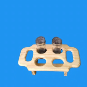 Bandeja, para servir quatro tulipas com chopp.